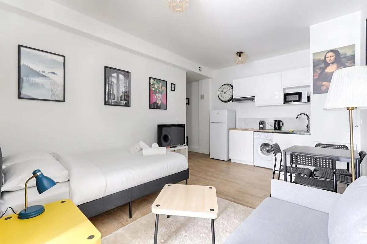 Appartement De Charme Proche De La Place De La Nation Paris France